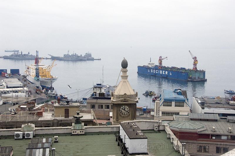 20071221 101930 D2X 4200x2800.jpg - Overlooking the harbor, Valparaiso, Chile